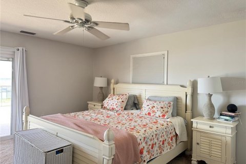 House in Frostproof, Florida 3 bedrooms, 295.89 sq.m. № 2233926 - photo 22