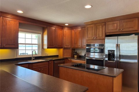 House in Frostproof, Florida 3 bedrooms, 295.89 sq.m. № 2233926 - photo 23
