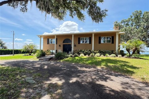 House in Frostproof, Florida 3 bedrooms, 295.89 sq.m. № 2233926 - photo 5