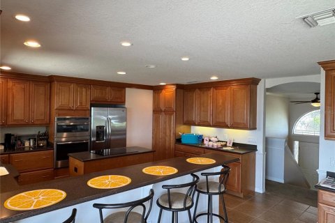 House in Frostproof, Florida 3 bedrooms, 295.89 sq.m. № 2233926 - photo 12