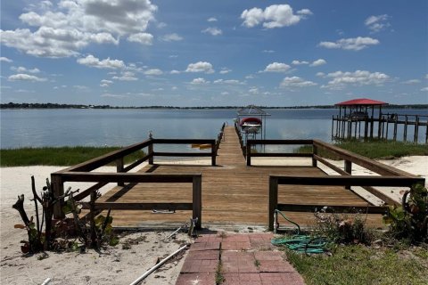 House in Frostproof, Florida 3 bedrooms, 295.89 sq.m. № 2233926 - photo 18