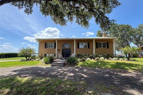 House in Frostproof, Florida 3 bedrooms, 295.89 sq.m. № 2233926