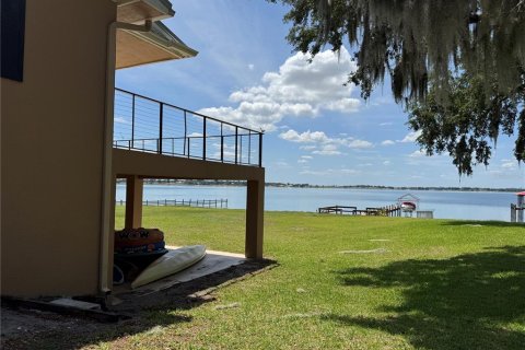 House in Frostproof, Florida 3 bedrooms, 295.89 sq.m. № 2233926 - photo 19