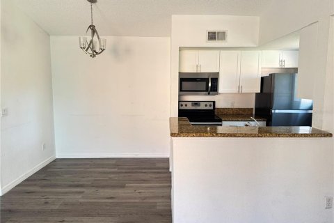 Apartamento en alquiler en Orlando, Florida, 2 dormitorios, 85.38 m2 № 1535049 - foto 4