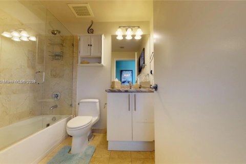 Condo in Aventura, Florida, 3 bedrooms  № 1984101 - photo 21