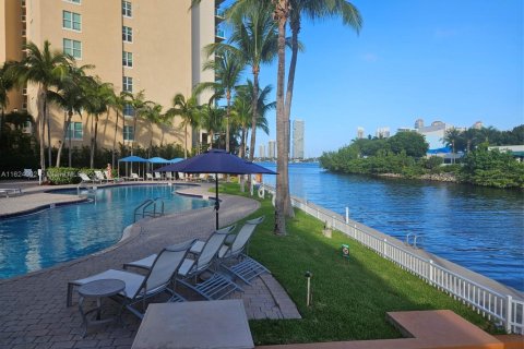 Condo in Aventura, Florida, 3 bedrooms  № 1984101 - photo 26