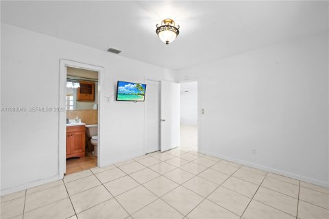 Купить виллу или дом в Майами, Флорида 4 спальни, 157.84м2, № 2049530 - фото 19