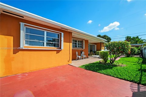 Купить виллу или дом в Майами, Флорида 4 спальни, 157.84м2, № 2049530 - фото 5