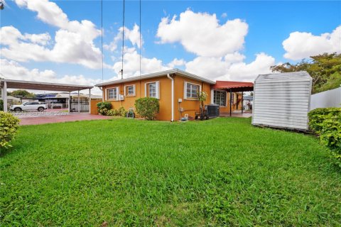 Casa en venta en Miami, Florida, 4 dormitorios, 157.84 m2 № 2049530 - foto 27