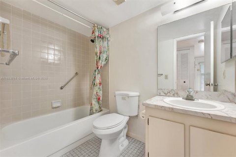 Copropriété à vendre à Sunrise, Floride: 2 chambres, 73.39 m2 № 2027781 - photo 22