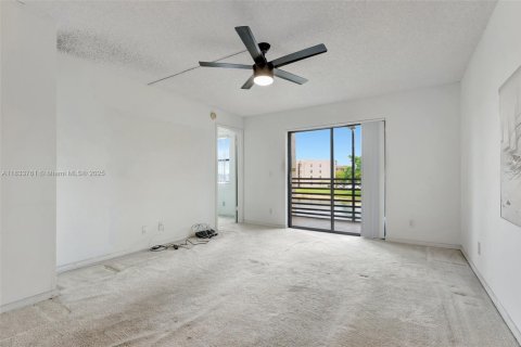 Copropriété à vendre à Sunrise, Floride: 2 chambres, 73.39 m2 № 2027781 - photo 12