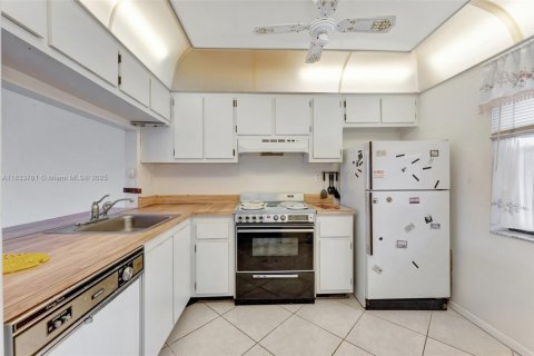 Copropriété à vendre à Sunrise, Floride: 2 chambres, 73.39 m2 № 2027781 - photo 6