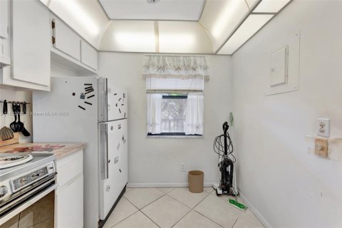 Copropriété à vendre à Sunrise, Floride: 2 chambres, 73.39 m2 № 2027781 - photo 9