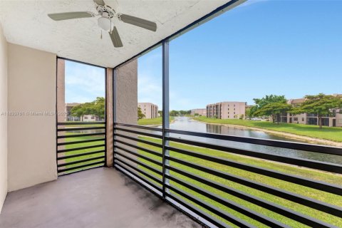 Copropriété à vendre à Sunrise, Floride: 2 chambres, 73.39 m2 № 2027781 - photo 26