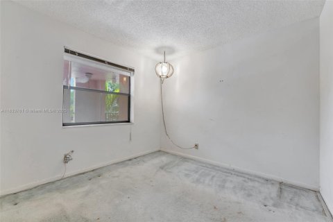 Copropriété à vendre à Sunrise, Floride: 2 chambres, 73.39 m2 № 2027781 - photo 24