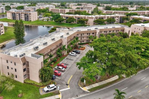 Copropriété à vendre à Sunrise, Floride: 2 chambres, 73.39 m2 № 2027781 - photo 30