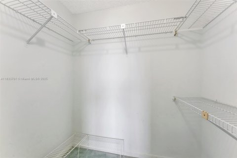 Copropriété à vendre à Sunrise, Floride: 2 chambres, 73.39 m2 № 2027781 - photo 21