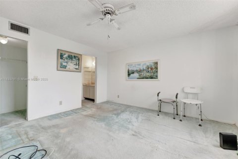 Copropriété à vendre à Sunrise, Floride: 2 chambres, 73.39 m2 № 2027781 - photo 16