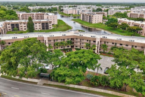 Copropriété à vendre à Sunrise, Floride: 2 chambres, 73.39 m2 № 2027781 - photo 29