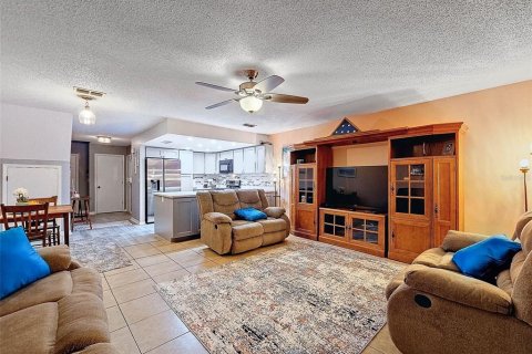 Touwnhouse à vendre à Tarpon Springs, Floride: 2 chambres, 140.84 m2 № 1900838 - photo 8