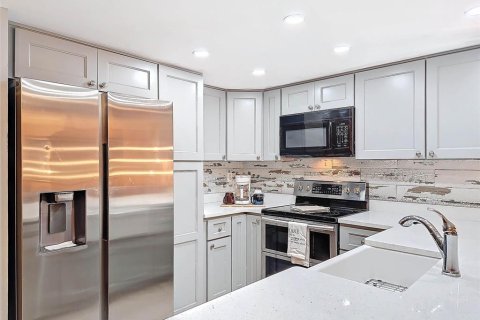 Touwnhouse à vendre à Tarpon Springs, Floride: 2 chambres, 140.84 m2 № 1900838 - photo 7