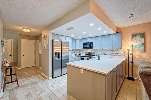 Touwnhouse à vendre à Tarpon Springs, Floride: 2 chambres, 140.84 m2 № 1900838 - photo 5