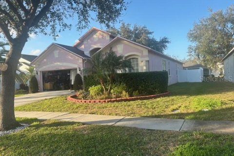 House in Zephyrhills, Florida 4 bedrooms, 191.38 sq.m. № 2232898