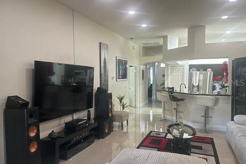 Villa ou maison à vendre à Zephyrhills, Floride: 4 chambres, 191.38 m2 № 2232898 - photo 7