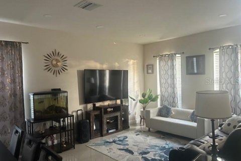 Villa ou maison à vendre à Zephyrhills, Floride: 4 chambres, 191.38 m2 № 2232898 - photo 4