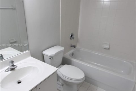 Condominio en alquiler en Cutler Bay, Florida, 3 dormitorios, 95.88 m2 № 2048335 - foto 8