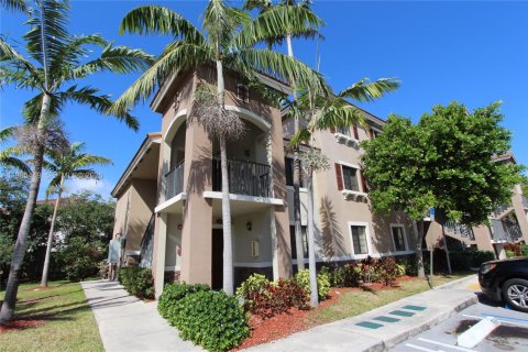 Condominio en Cutler Bay, Florida, 3 dormitorios № 2048335