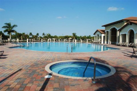 Condominio en alquiler en Cutler Bay, Florida, 3 dormitorios, 95.88 m2 № 2048335 - foto 20