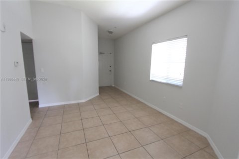 Condominio en alquiler en Cutler Bay, Florida, 3 dormitorios, 95.88 m2 № 2048335 - foto 2