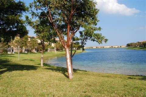 Condominio en alquiler en Cutler Bay, Florida, 3 dormitorios, 95.88 m2 № 2048335 - foto 15