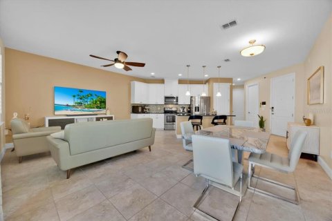 Touwnhouse à vendre à Orlando, Floride: 3 chambres, 174.19 m2 № 1917066 - photo 11
