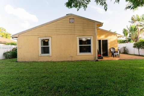 House in Boca Raton, Florida 3 bedrooms, 127 sq.m. № 1796275 - photo 21