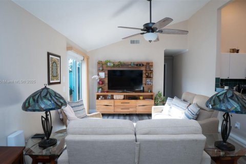 House in Boca Raton, Florida 3 bedrooms, 127 sq.m. № 1796275 - photo 7