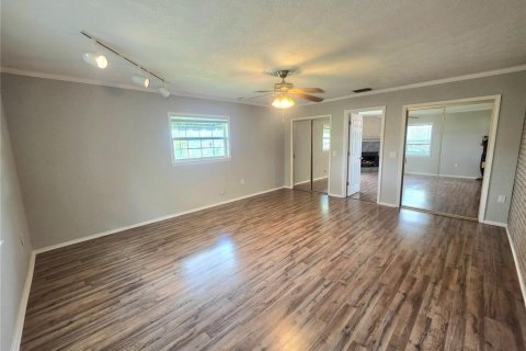 Villa ou maison à vendre à Haines City, Floride: 2 chambres, 162.02 m2 № 2342175 - photo 11
