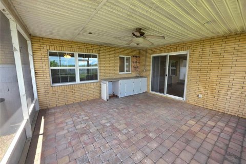 Villa ou maison à vendre à Haines City, Floride: 2 chambres, 162.02 m2 № 2342175 - photo 28