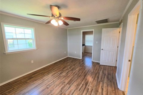 Villa ou maison à vendre à Haines City, Floride: 2 chambres, 162.02 m2 № 2342175 - photo 18