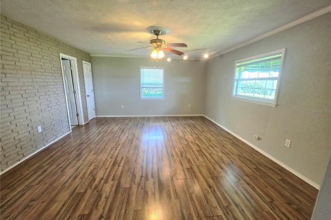 Villa ou maison à vendre à Haines City, Floride: 2 chambres, 162.02 m2 № 2342175 - photo 12