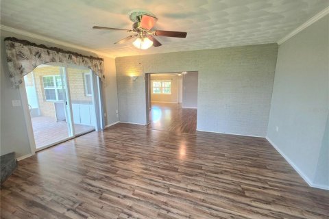 Villa ou maison à vendre à Haines City, Floride: 2 chambres, 162.02 m2 № 2342175 - photo 15