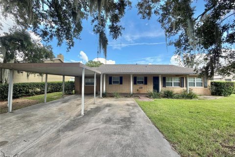 Villa ou maison à vendre à Haines City, Floride: 2 chambres, 162.02 m2 № 2342175 - photo 2