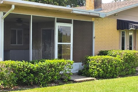 Villa ou maison à vendre à Haines City, Floride: 2 chambres, 162.02 m2 № 2342175 - photo 29