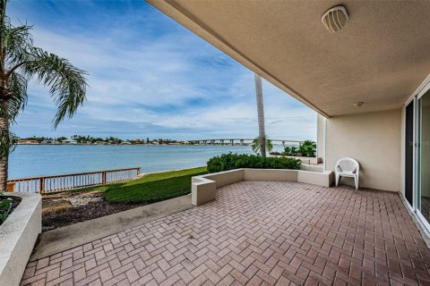 Condo in Saint Petersburg, Florida, 2 bedrooms  № 1917839 - photo 28