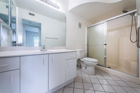 Condo in Saint Petersburg, Florida, 2 bedrooms  № 1917839 - photo 23
