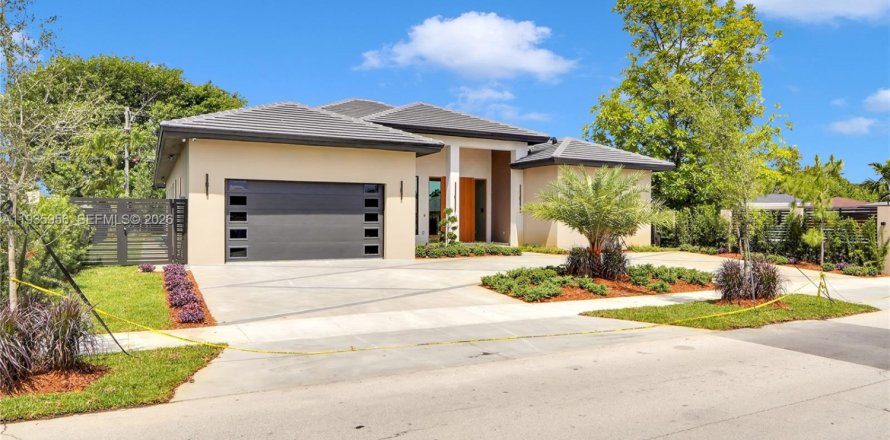 Villa ou maison à Miami, Floride 5 chambres, 295.15 m2 № 2176615