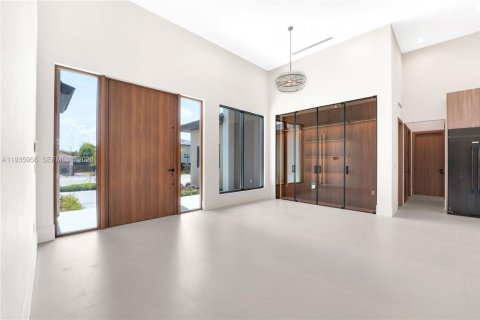 Villa ou maison à vendre à Miami, Floride: 5 chambres, 295.15 m2 № 2176615 - photo 10