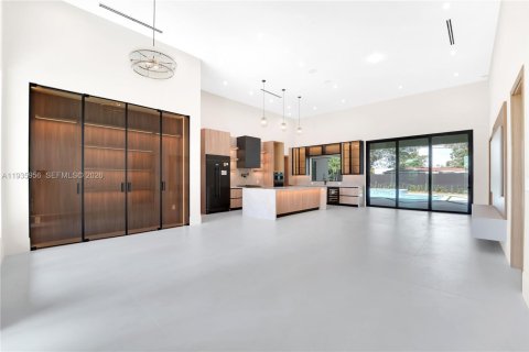 Villa ou maison à vendre à Miami, Floride: 5 chambres, 295.15 m2 № 2176615 - photo 8