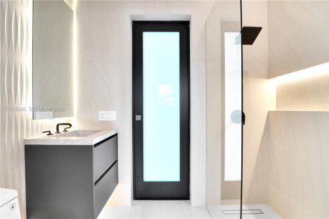 Villa ou maison à vendre à Miami, Floride: 5 chambres, 295.15 m2 № 2176615 - photo 30